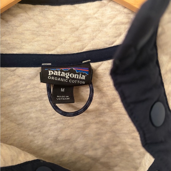 Patagonia Organic Cotton Cream and Navy Quilted Pullover - Picture 5 of 7